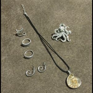 "Ursula" Jewelry 🐙